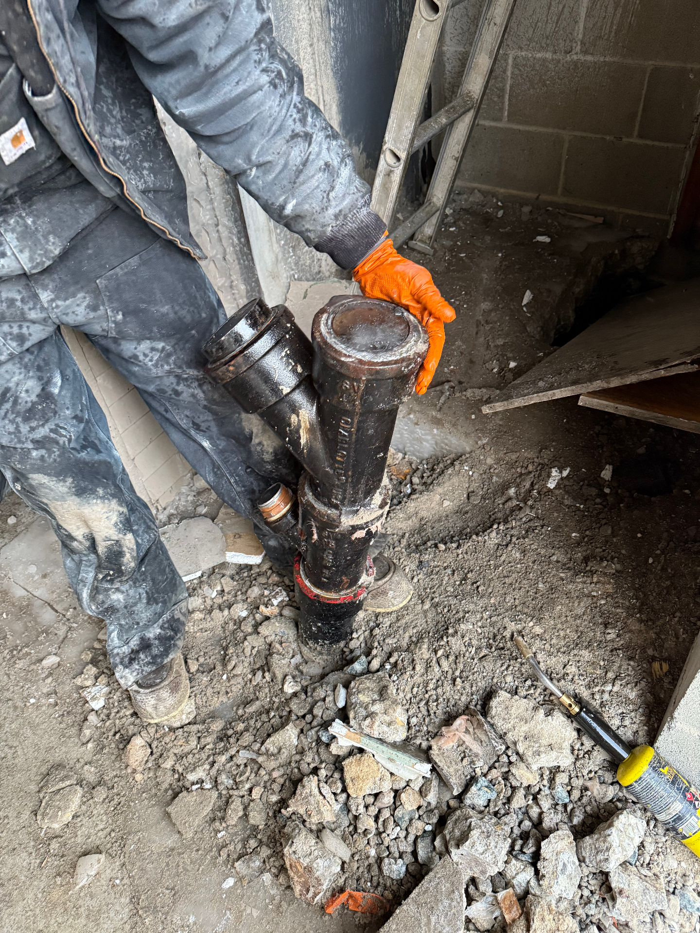 Professional Chicago plumber at work